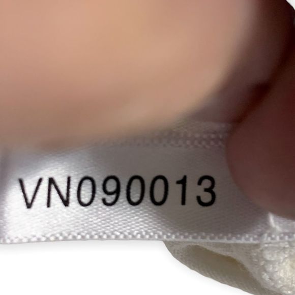 New York & Co Cream Pleated Ruffle Front Scarf Sleeveless Shell Top M (A-008) - Picture 6 of 8